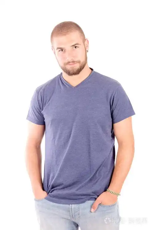 一个年轻英俊的白人