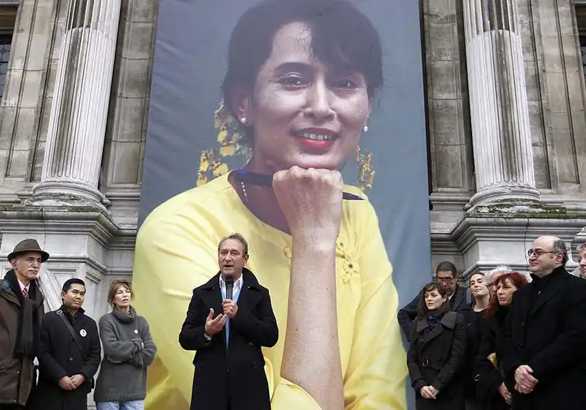 "亚洲最美丽女人"昂山素季:下嫁英国拒领护照(图)