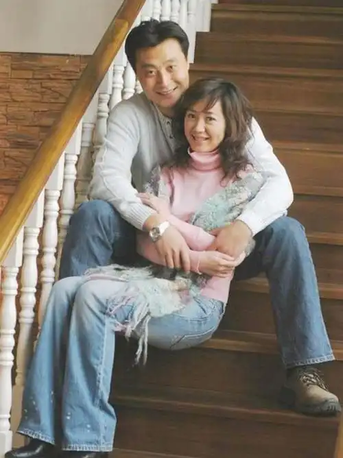 知名演员任程伟曾与妻子蜗居9平米的半地下室7年