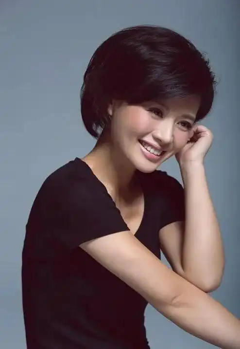 离婚那天,演员程愫离婚那天抱着儿子痛哭-算卦-荣耀易学