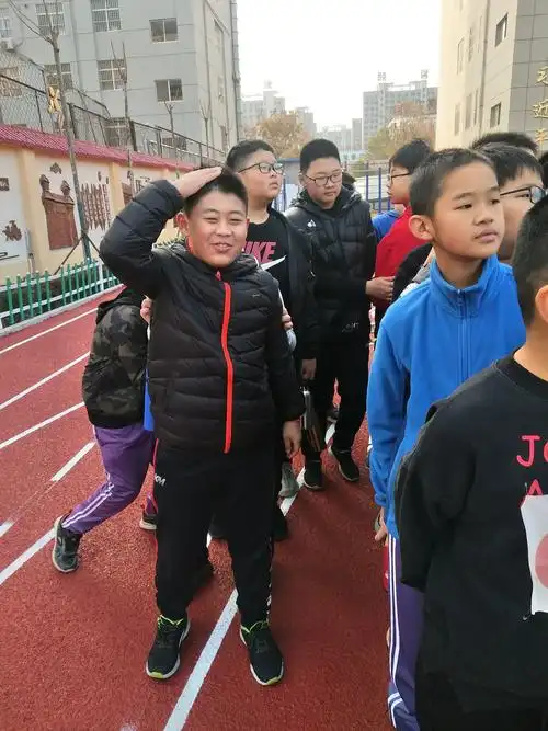 阳光小学六年级一班运动会