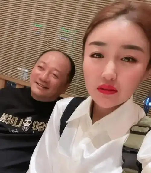 娇娇与恩师赵本山交恶始末:从被力捧到销声匿迹,她经历了什么_魏三