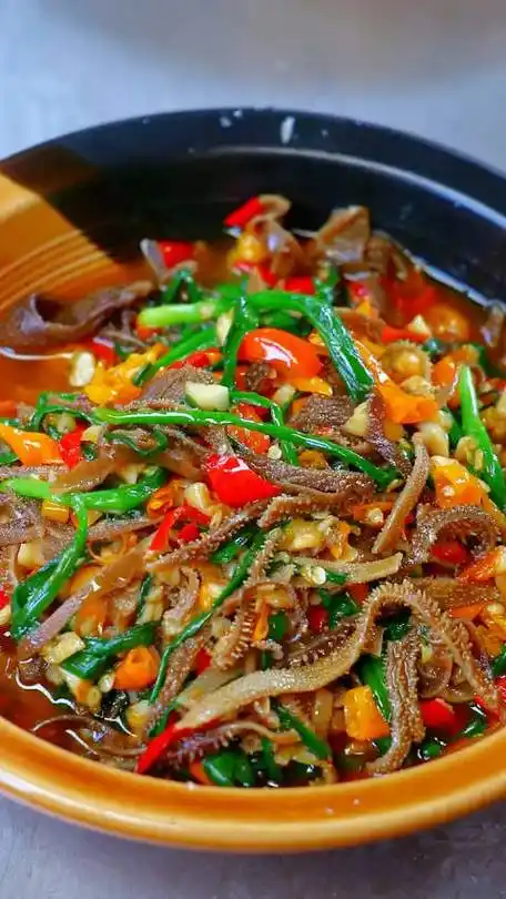 爆炒毛肚,脆嫩爽口,下饭又下酒