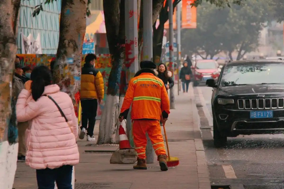 扫街人文纪实 #取景器里的世界 #摄影 #黄桷坪涂鸦艺术街 - 抖音