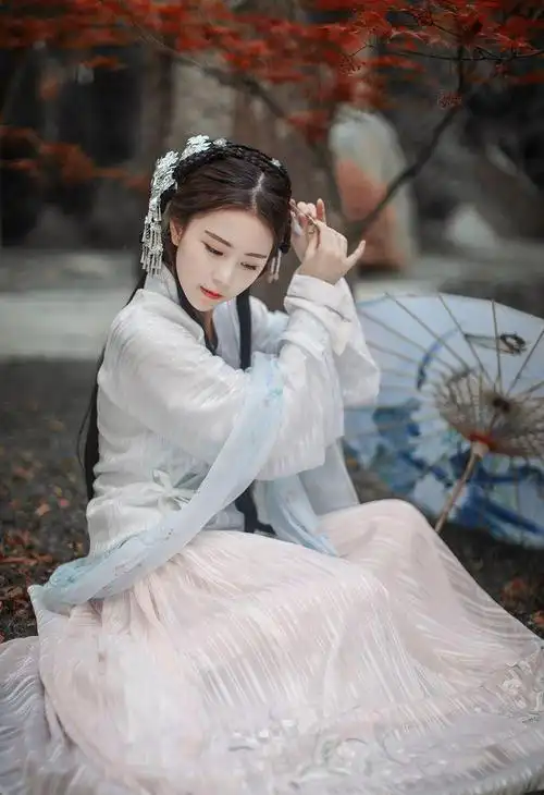 古风美女之油纸伞的忧伤