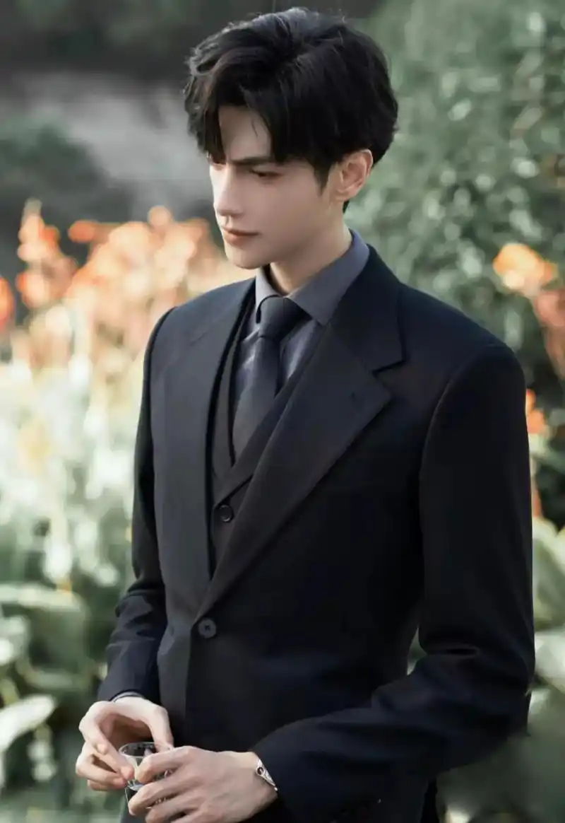 这也太bjd了吧#罗云熙 #罗云熙西装照 #谁是a醇大佬 - 抖音