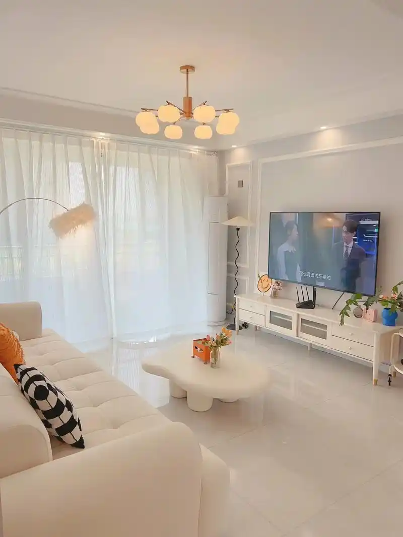 每次拍出好看的照片总想被记录下来.客厅换了灯 换了沙发 换了 - 抖音