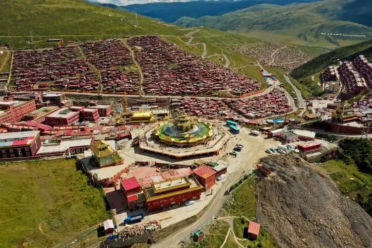 色达五明佛学院