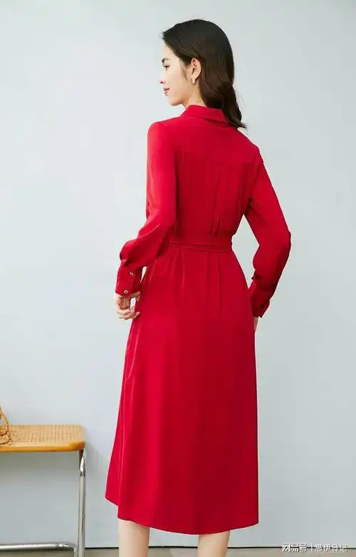 尽显时尚魅力的红色连衣裙,不管在哪里都很出众,让你惊艳十足|裙子|穿