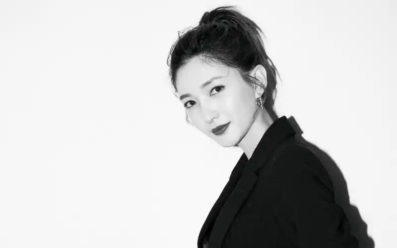 江疏影黑白写真高清桌面电脑壁纸