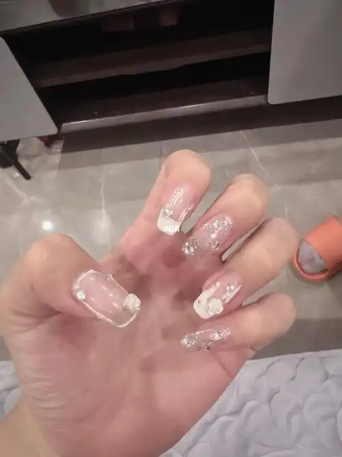 婚纱照指甲完美