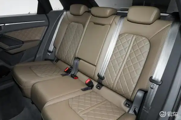 奥迪q3多功能方向盘_轴距_胎压