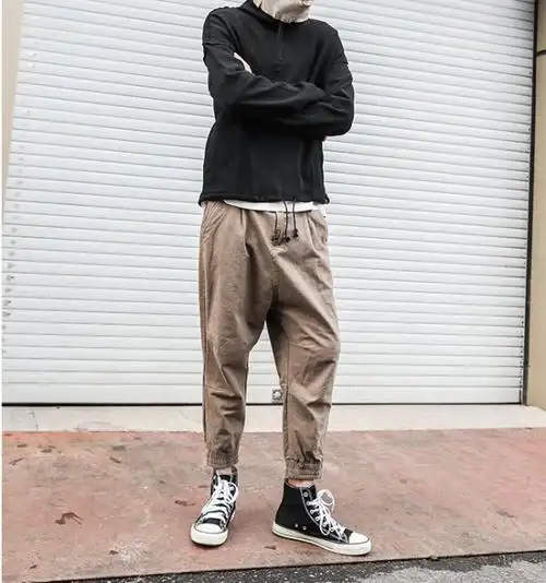 卡其色裤子配什么颜色鞋