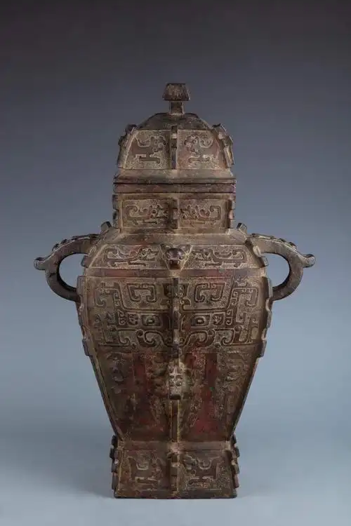 青铜双耳带盖方壶