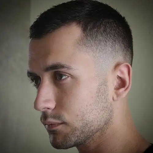 男生"m字"发际线怎么选发型?这5种剪法可以拯救,别再剪错了