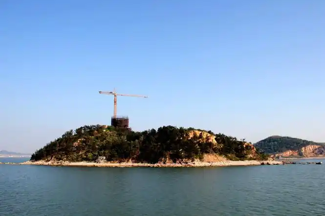 庙岛这是我们此行下船上的唯一小岛.