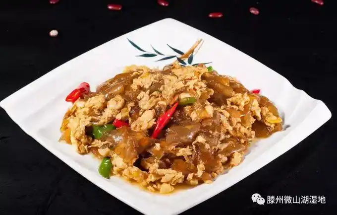 b, 鸭蛋粉皮 荷叶尖( 个) 荷叶粥