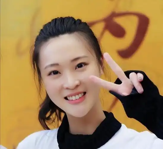 中国女排惠若琪嫁矮55厘米北大博士婚礼现场郎平泪崩祝福