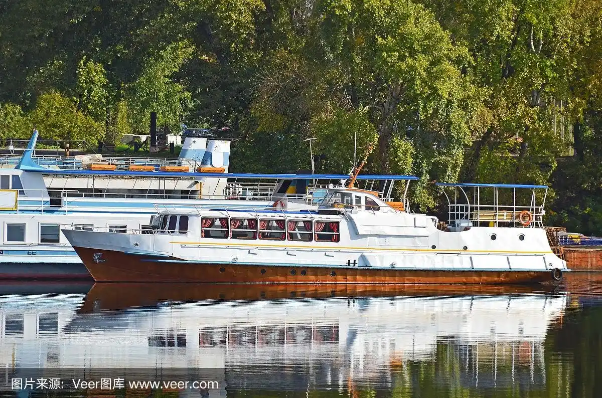 内河机动旅游船