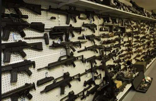 游客成枪下亡魂.