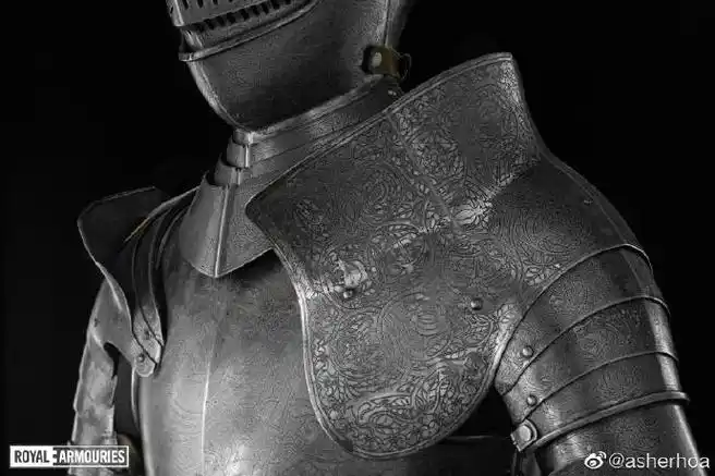 超话这件华丽的鎏银刻金板甲制作于1514年的英格兰格林威治皇家兵工厂