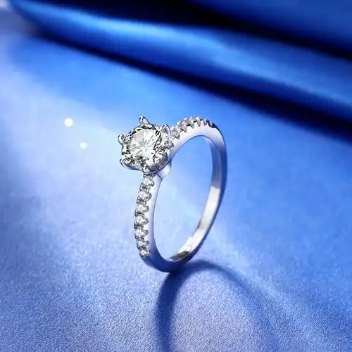 正品d色925银仿18k金四爪莫桑钻石戒指1克拉群镶碎钻结婚女钻戒
