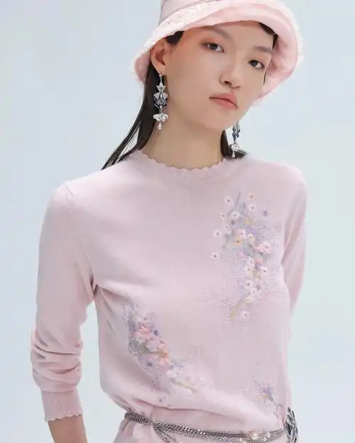 深圳益田假日广场二楼shiatzychen夏姿陈