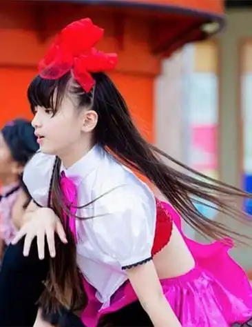 日本小学生身材逆天穿比基尼被骂