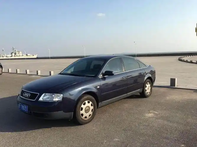 【烟台】2000年10月 奥迪 奥迪a6 a6 1.8 基本型 蓝色 手动挡
