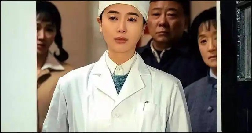 左小青早年主演的影视角色几乎都靠气质取胜,近年来在影视上逐渐转型