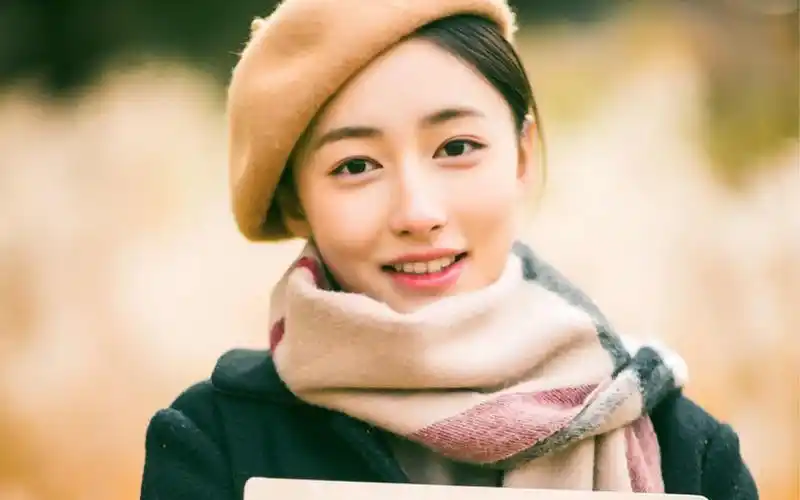 清新文艺范美女复古风户外写真桌面壁纸