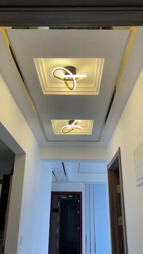 双眼皮吊顶客厅双眼皮吊顶加钛金条完工后的效果666666