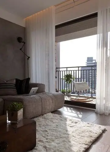 客厅带阳台装修设计效果图