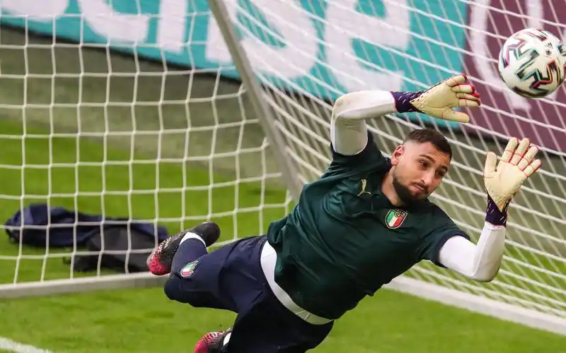 体育 6900新京报讯 7月14日,意大利国门多纳鲁马在社媒上发文告别ac