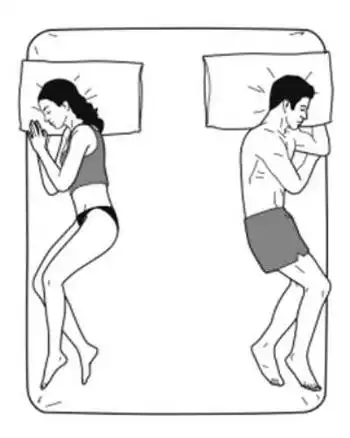 夫妻最般配最健康的双人睡姿