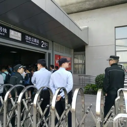 沈杜公路-地铁站