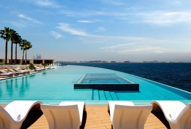 壕!无!人!性!直击迪拜帆船酒店带你进入土豪世界.