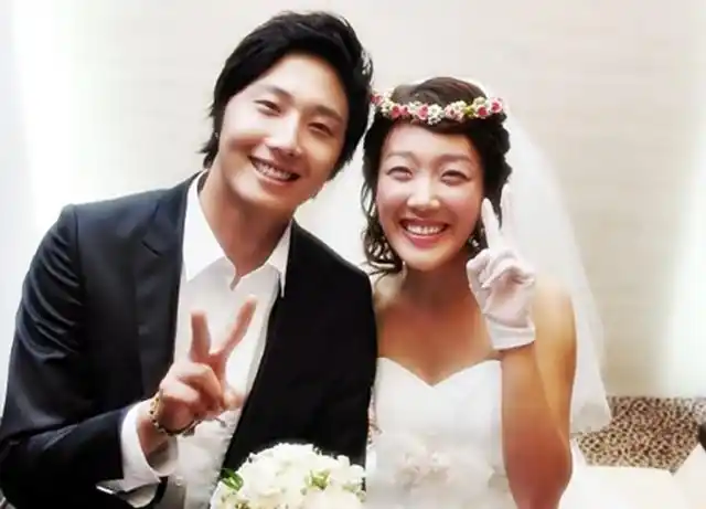 41岁徐敏静老师,当红时却退出演艺圈远嫁美国,今生活十分幸福