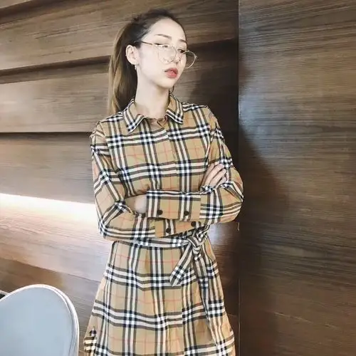 适合所以场所的burberry巴宝莉经典彩虹格子连衣裙!
