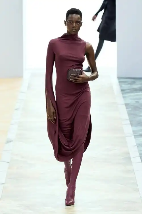 巴黎高定周|fendi 2023秋冬高定系列-服装巴黎高定时装周-cfw服装设计