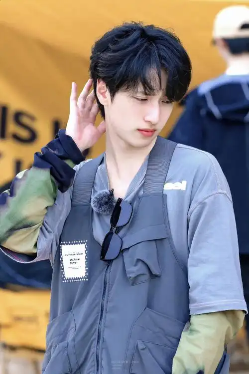 严浩翔 极限挑战##gq工作人员夸赞时代少年团