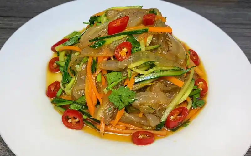 过年期间都是大鱼大肉,那就来一份凉拌海蜇皮,清脆爽口,开胃又解馋