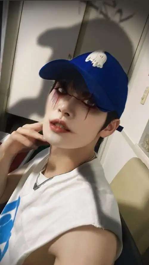 力丸ins】更新快拍一则@力丸rkmr