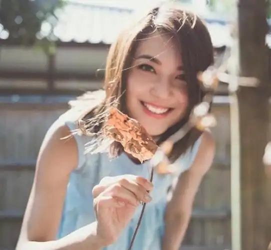 单文柔不离巢转签基本艺人合约伦敦艺术大学毕业为家庭淡出幕前