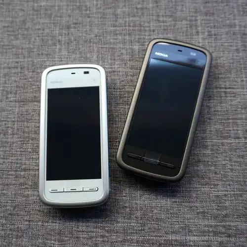 诺基亚5233经典塞班s60v5触控智能直板移动备用收藏手机 黑色 标配