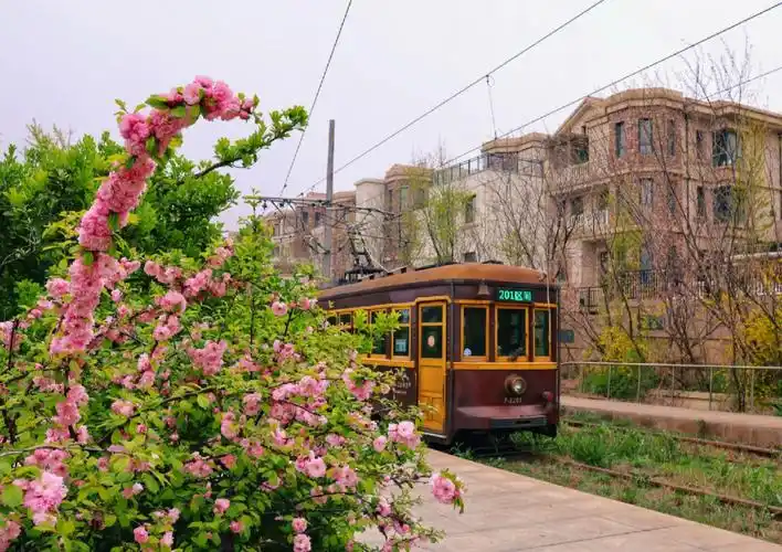 大连最美有轨电车站海之韵公园站