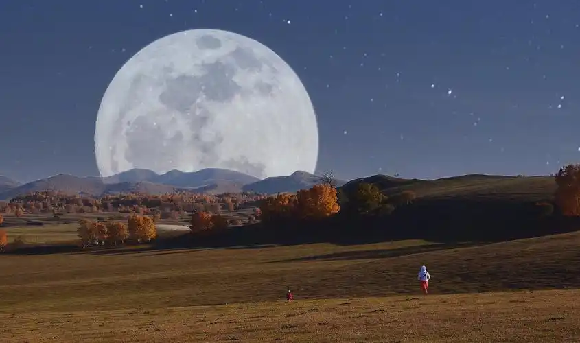 草原月亮
