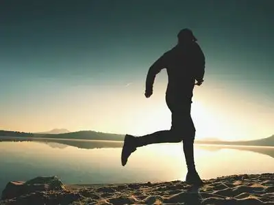 健康的生活方式晨练照片