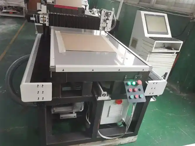 汽车内饰皮革改装冲孔机 - 企业新闻 - 东莞市安泽自动化设备有限公司