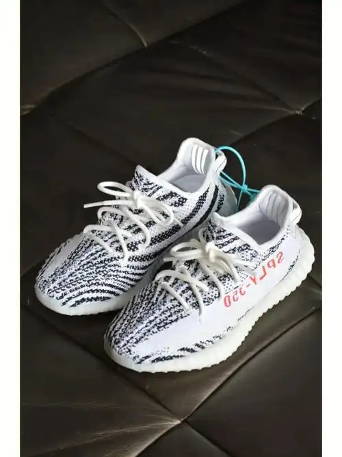 yeezy350白斑马